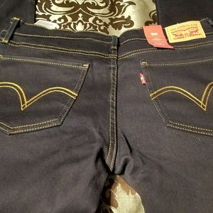 Womens Levi's jeans